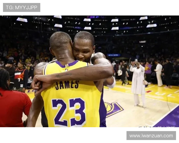 里夫斯复出或替补出战湖人